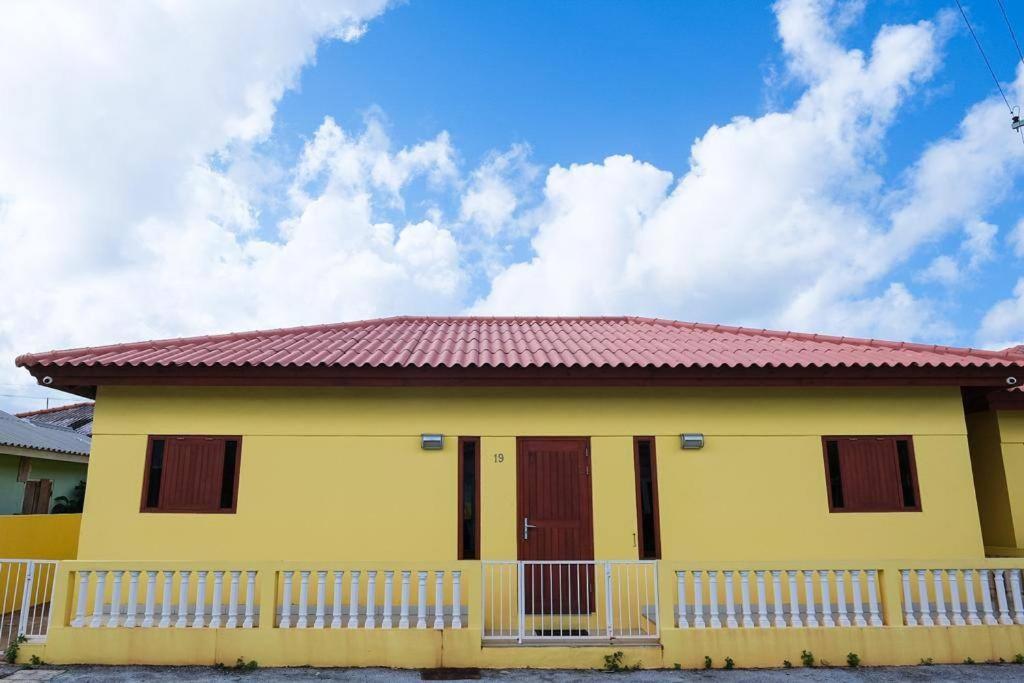 Iona'S Home: Vibrant 2Bedroom Home Near Willemstad Exterior photo